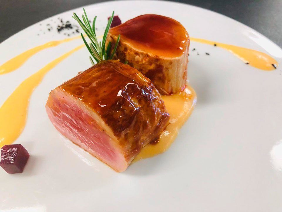 Solomillo de cerdo asado con salsa agridulce Solomillo de cerdo asado con salsa agridulce
